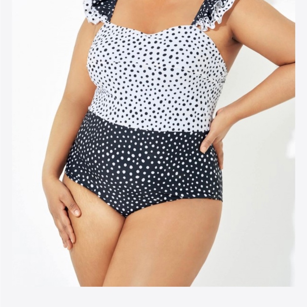 Swim suit- one piece - Picture 3 of 5